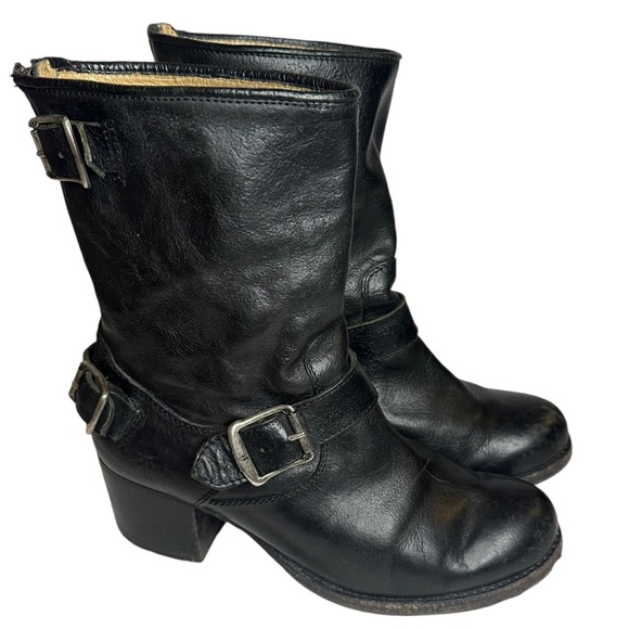 Frye Woman’s Vera Black Back Zip Short Boots Size 7 - Picture 1 of 12